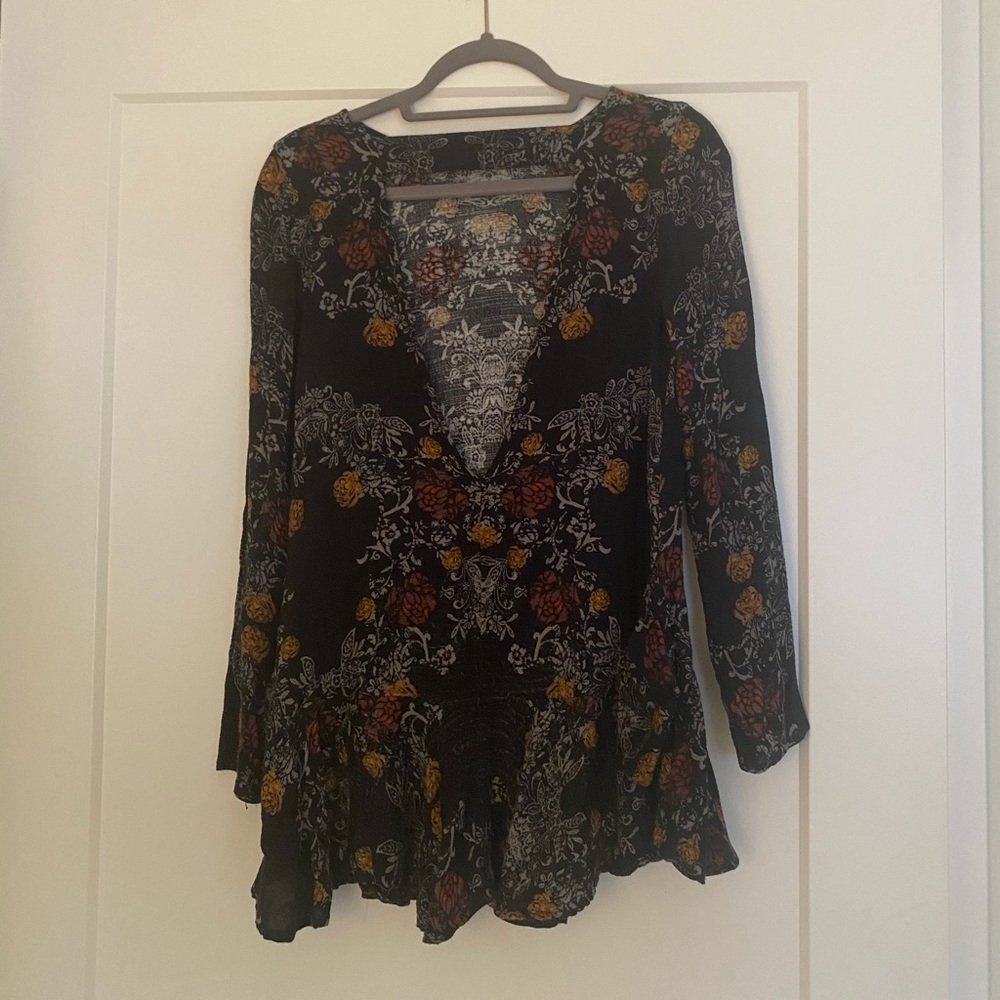Free People floral open back sweater XS